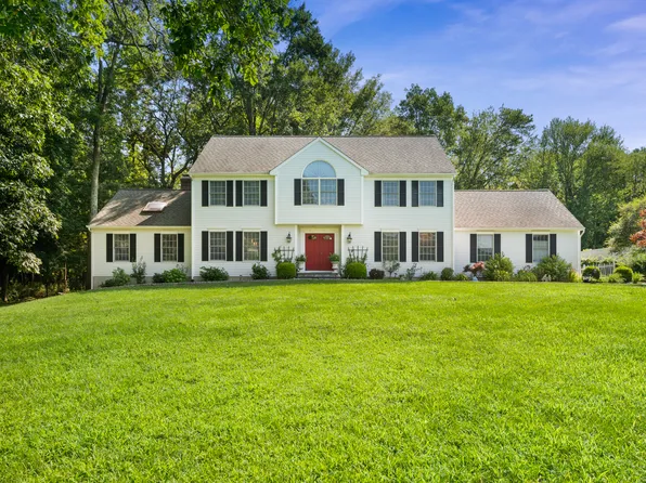 17 Laura Drive, Danbury, CT 06811