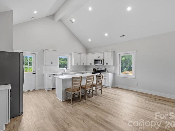 5th image of 1226 Burris Blvd