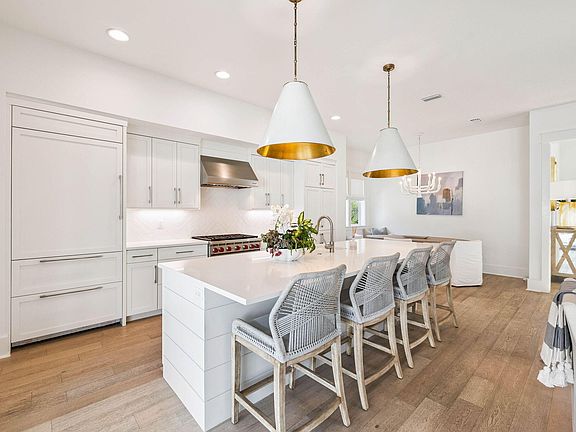 3rd image of 81 Heartwood St