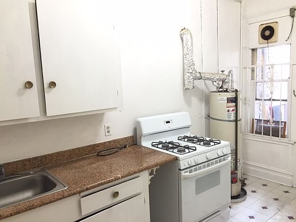 5th image of 632 Hyde St APT 4
