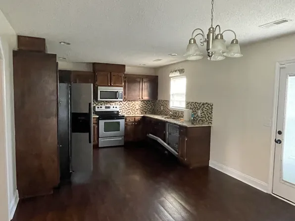 3960 Queen Chapel Rd, Sumter, SC 29153