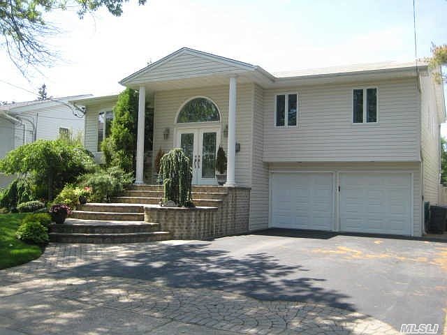 2nd image of 3012 Lonnie