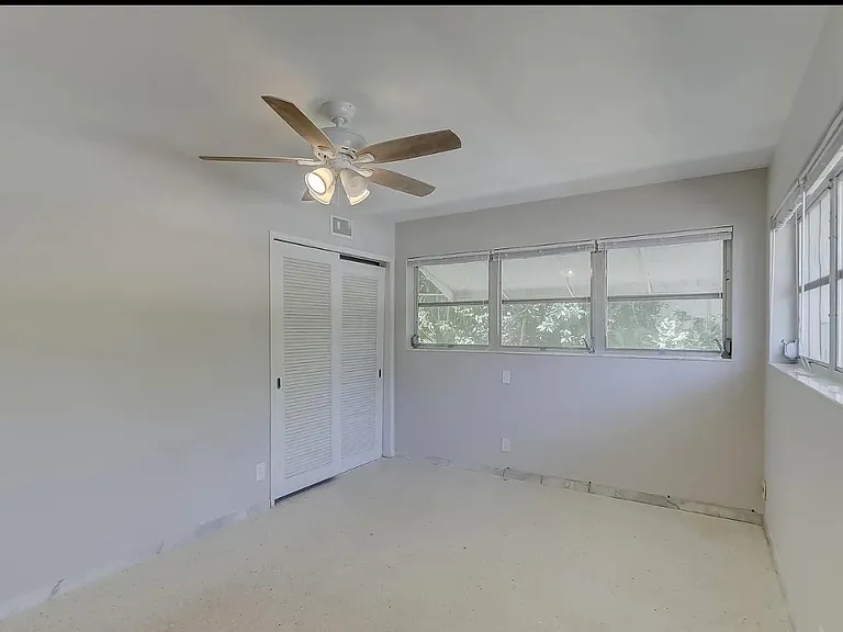 2041 Coral Reef Dr — Photo 32