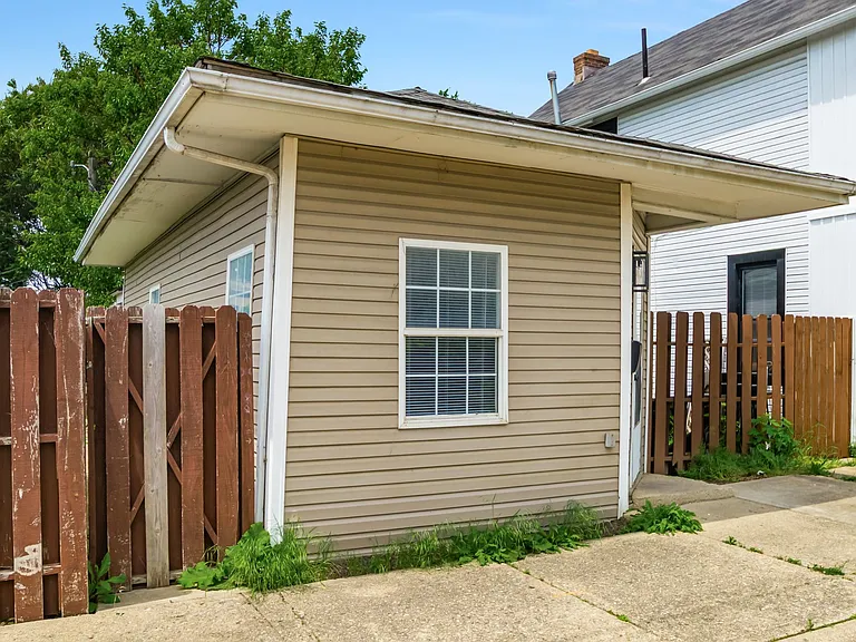 85 S Grubb St — Photo 24