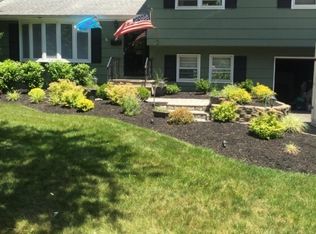 55 Shadow Ln, Berkeley Heights, NJ 07922