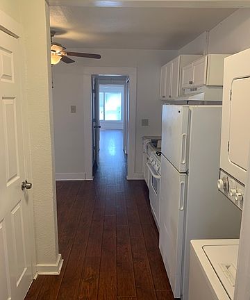 3rd image of 1907 Buena Vista St
