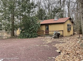 204 Lee Rd, Tobyhanna, PA 18466