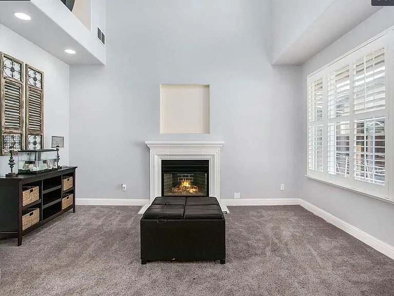 2380 Fernwood Ln — Photo 4