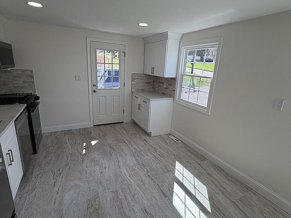 4th image of 39 Hemlock Road