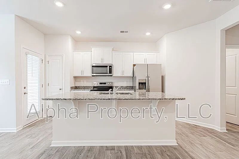 3 bed, 2.5 bath, 1500 sqft, $1,695 — Photo 4