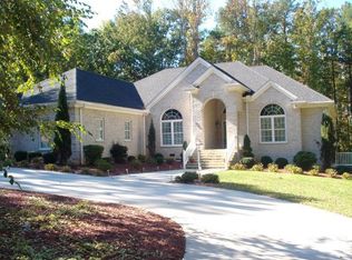 821 Forest Hill Dr, South Hill, VA 23970
