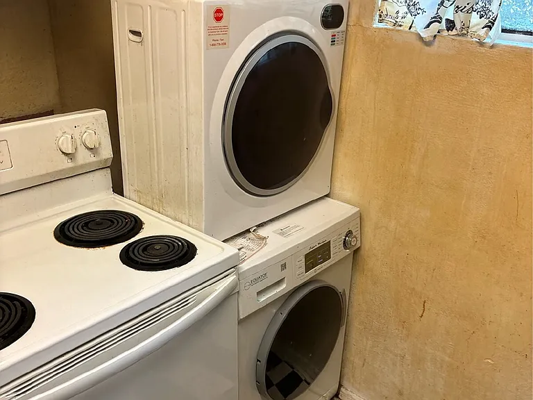 702 Miller St #4 — Photo 5
