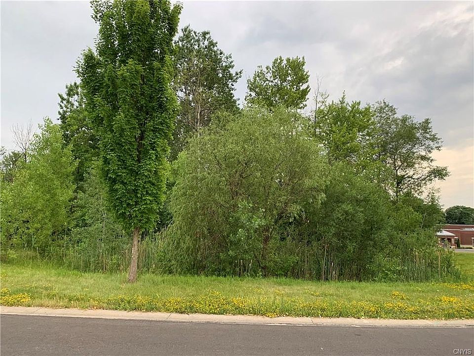 1st image of 114 Creek Cir