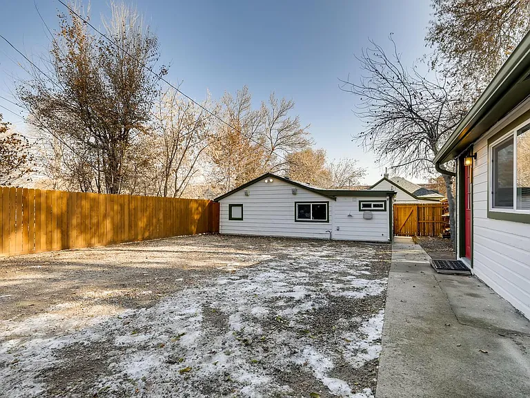 1237 Main St — Photo 24