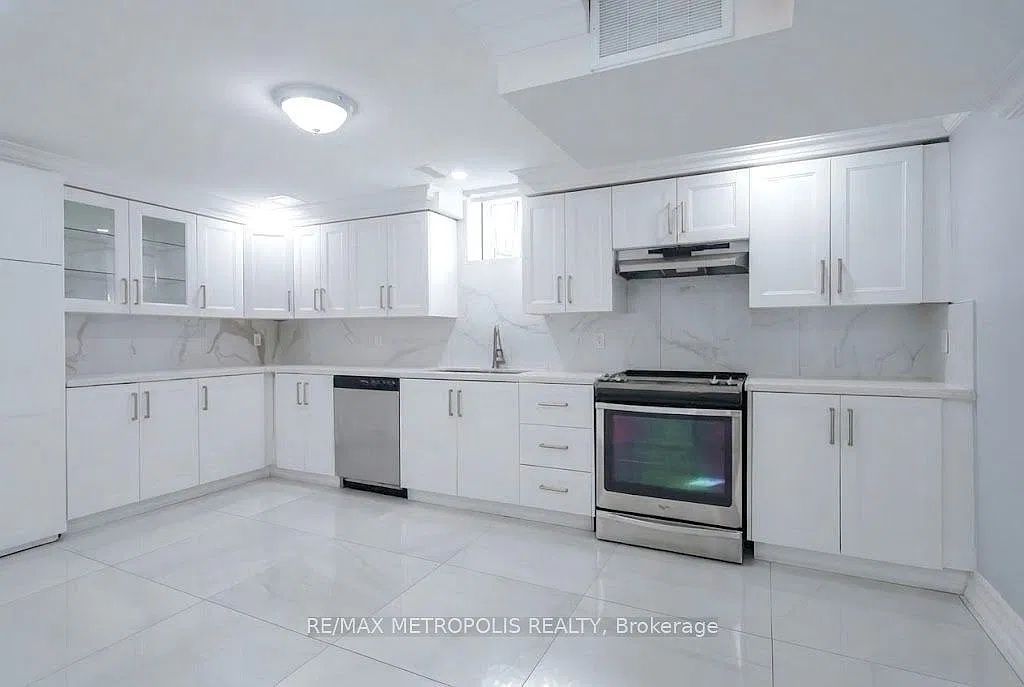 2 bed, $1,900 — Photo 4