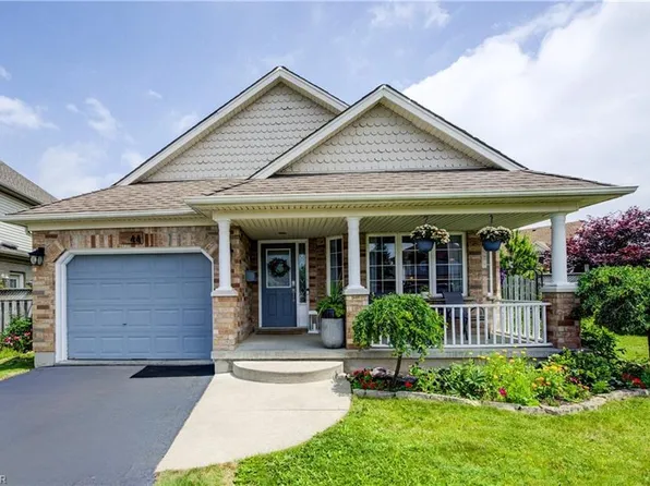 44 Small Ct, Cambridge, ON N1R 8M3