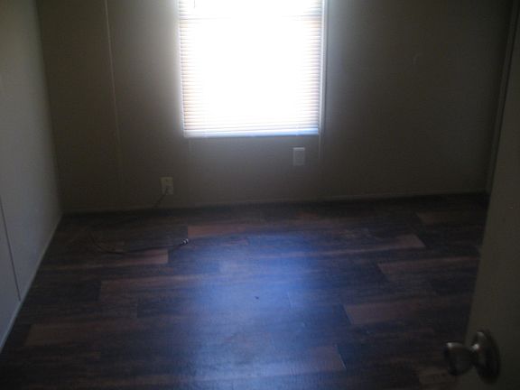5th image of 4022 Harris St Trlr 7