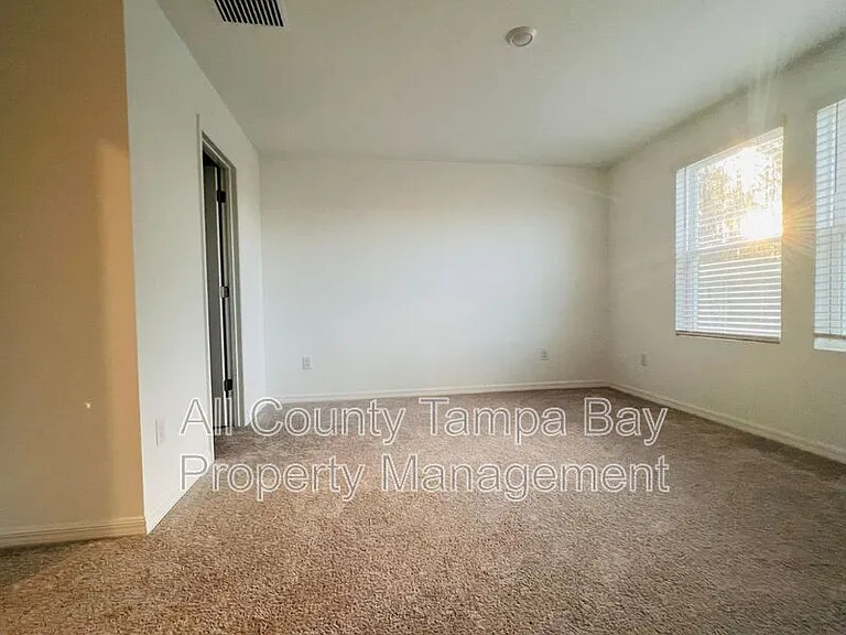 2187 Hallier Cv — Photo 11