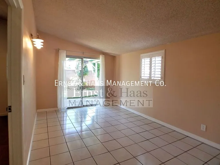 3310 E Curry St — Photo 6