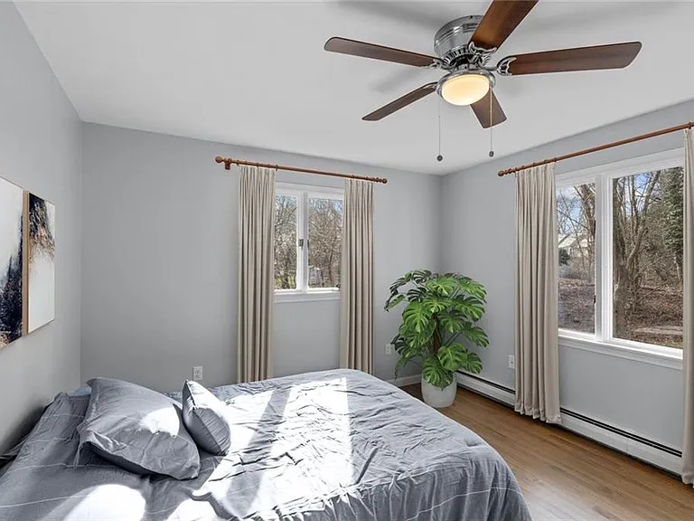 141 Congdon Dr — Photo 8