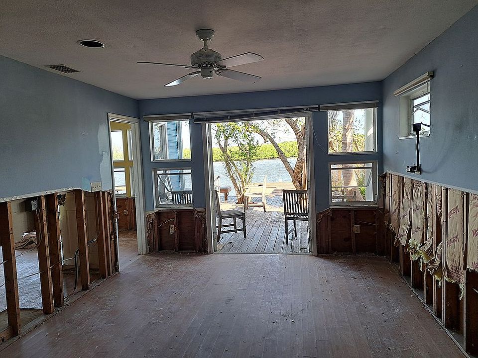 2nd image of 636 182nd Ave E