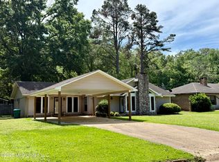 649 Old Hickory Rd, Grenada, MS 38901