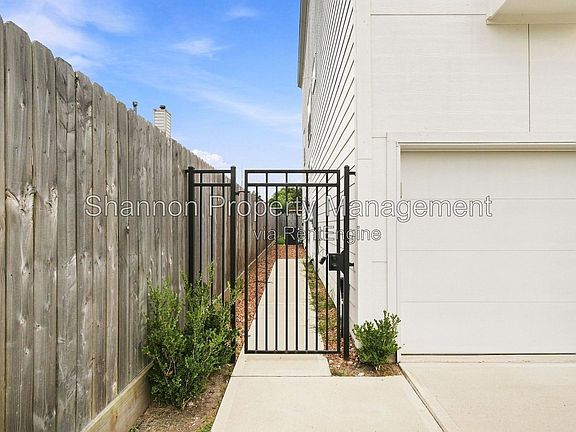 4th image of 3542 Amos St #F