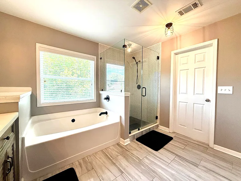 6085 Bentley Way — Photo 12