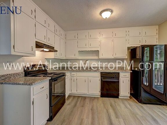 2nd image of 3402 Birchwood Trl
