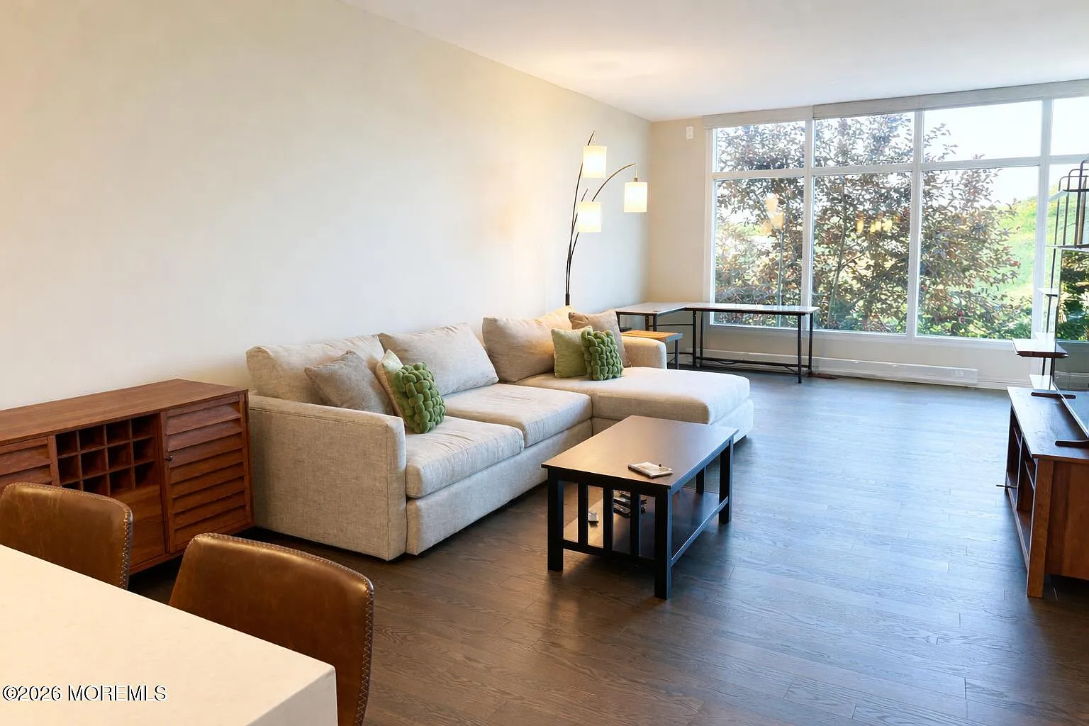 1 bed, 869 sqft, $3,000 — Photo 3