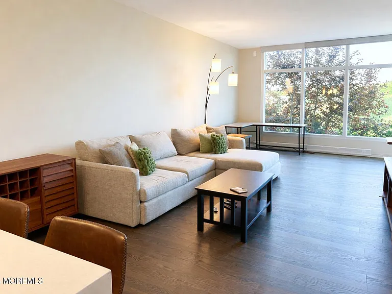30 Melrose Ter #219 — Photo 3