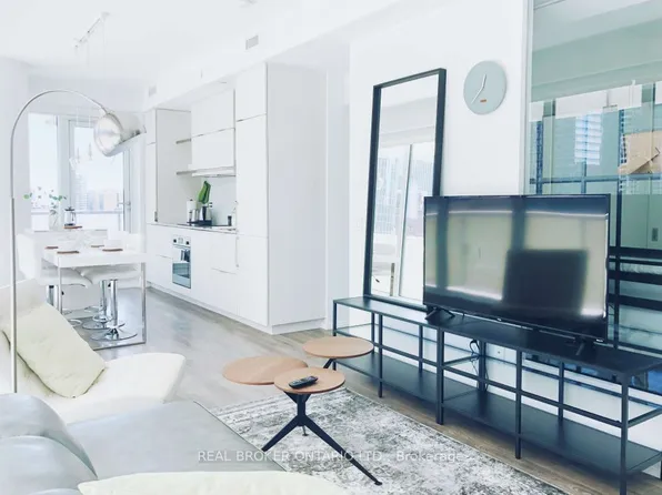 197 Yonge St, Toronto, ON