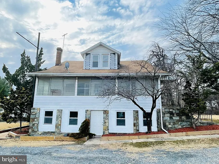 9066 Baltimore Ave — Photo 44