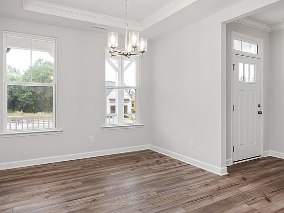 3rd image of 10 Conservatory Dr