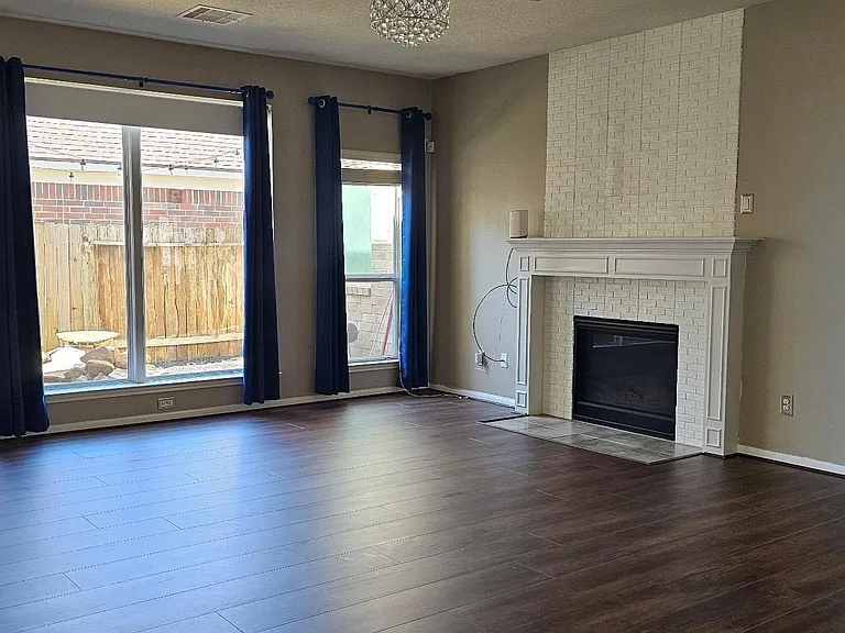 5827 Annatto Dr — Photo 3