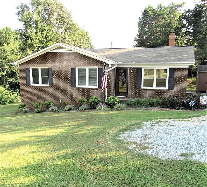 1st image of 440 E McPherson Dr