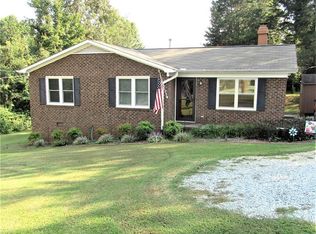 440 E McPherson Dr, Mebane, NC 27302