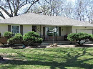 3202 S Leonard Rd, Saint Joseph, MO 64503