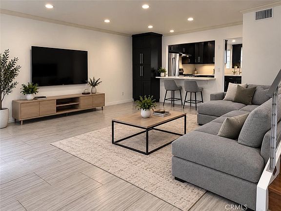 3rd image of 6511 Wystone Ave Unit 3