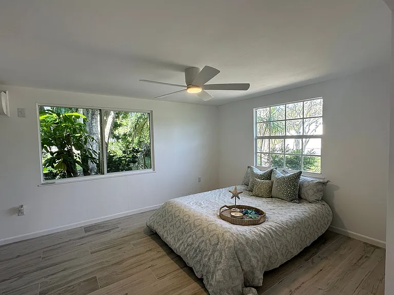 812 Bayview Dr — Photo 17