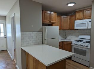 15 Hemlock Ave #14, Deer Park, NY 11729