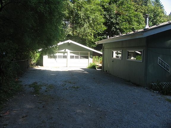 2nd image of 8899 SE Prospect Dr