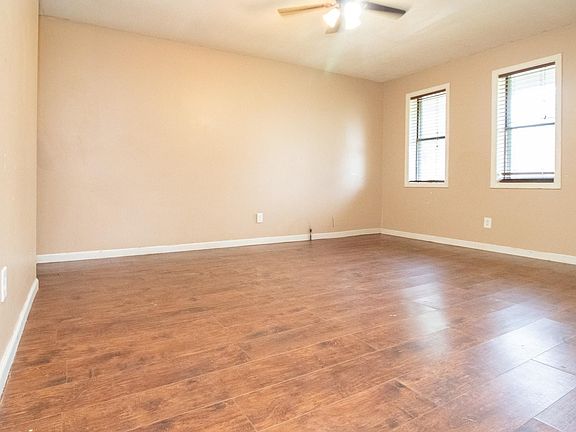 5th image of 812 James St