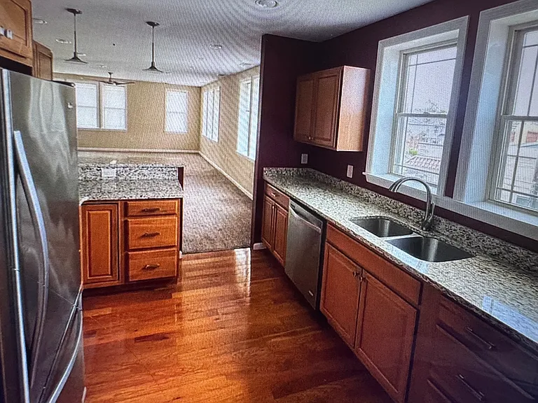 1258 Illinois Ave #4 — Photo 4