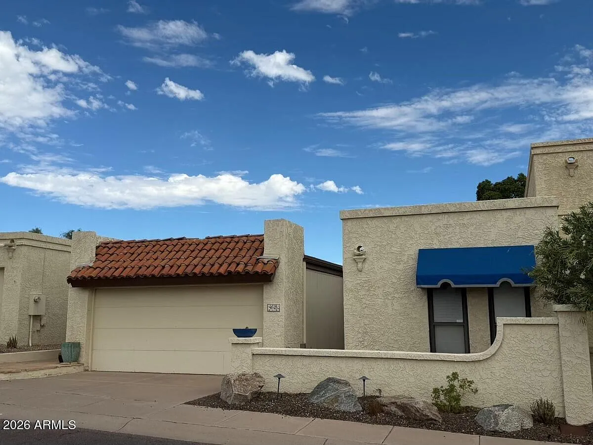 2 bed, 2.0 bath, 1384 sqft, $2,195 — Photo 1