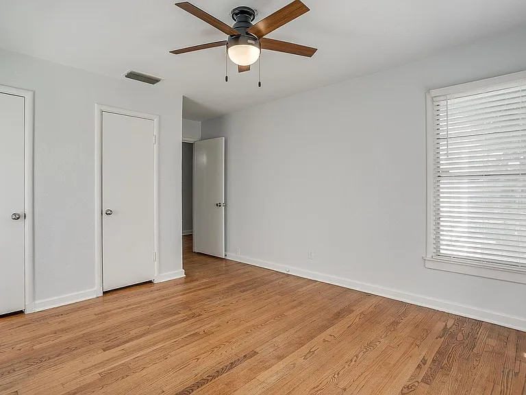 3557 Suffolk Dr — Photo 17