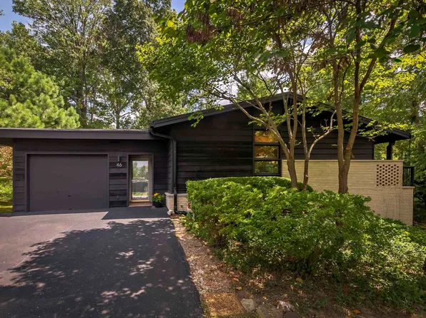 46 Hillcrest Dr, Carbondale, IL 62901