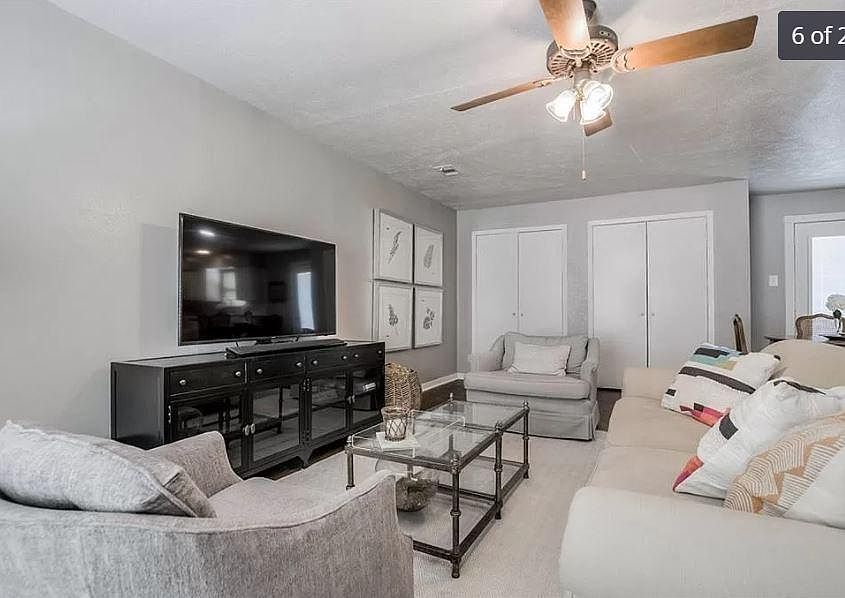 1st image of 3121 Chatsworth Dr