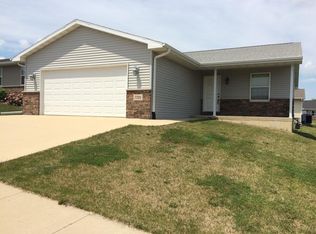 7731 Trails Edge Dr, Dubuque, IA 52002