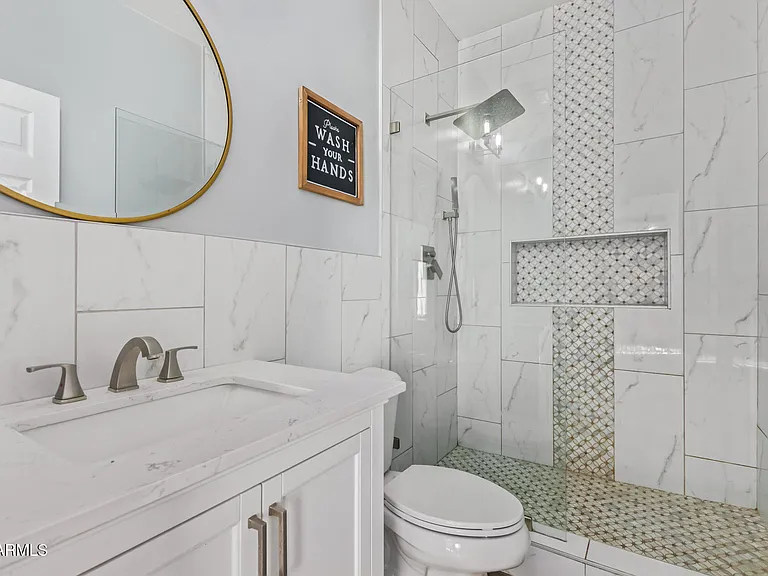 8406 W Pioneer St — Photo 20